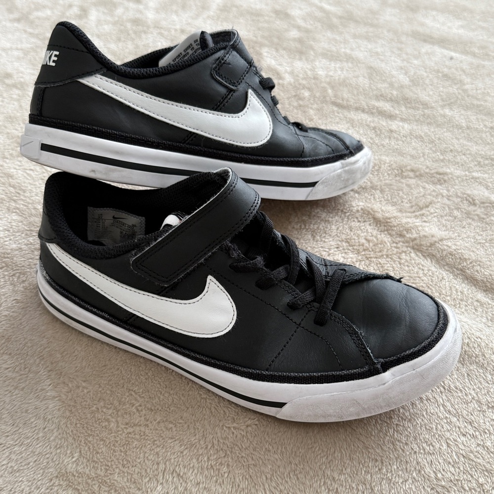 Kids Nike Court Legacy - size 3Y